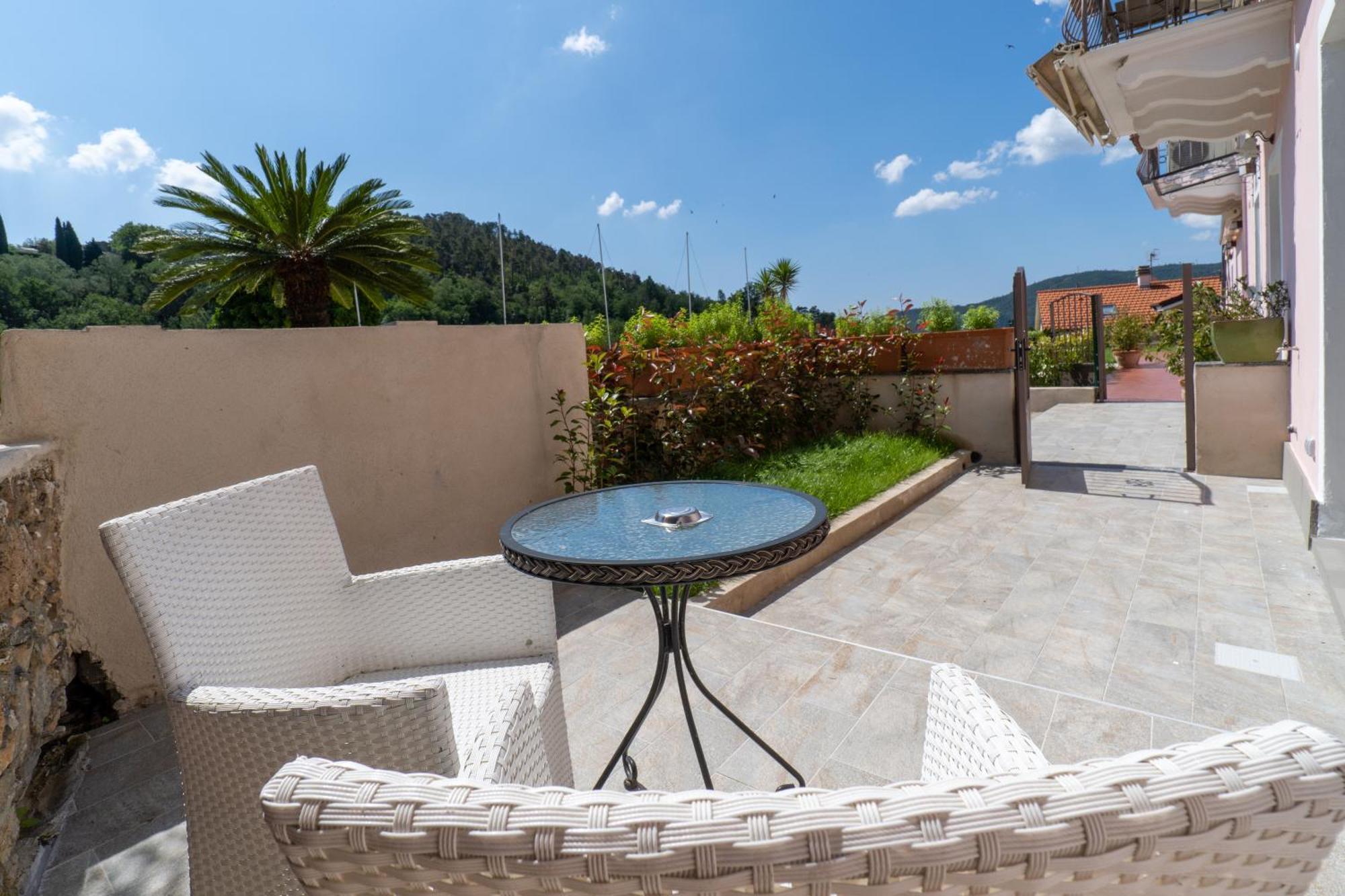 Residence Villa Il Casale - Appartamenti Wellness E Piscina Riscaldata Tovo San Giacomo Exterior photo